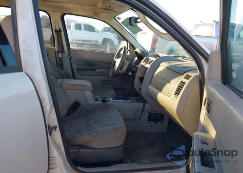 2010 Ford Escape Xlt from USA, damaged, VIN 1FMCU0DG3AKB43731